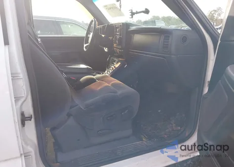 2002 Chevrolet Silverado 2500Hd Ls z USA, uszkodzony, nr VIN 1GCHC23G22F135396